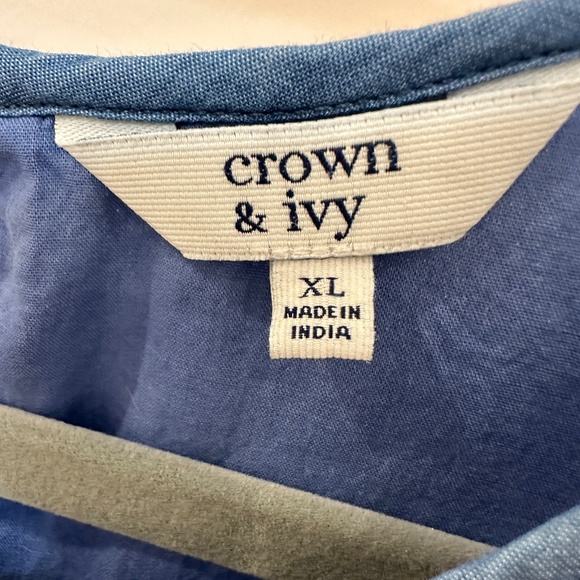 CROWN & IVY SLEEVELESS WOMENS TOP DENIM WITH EMBROIDERED COLOR THREADS XL - Picture 4 of 6